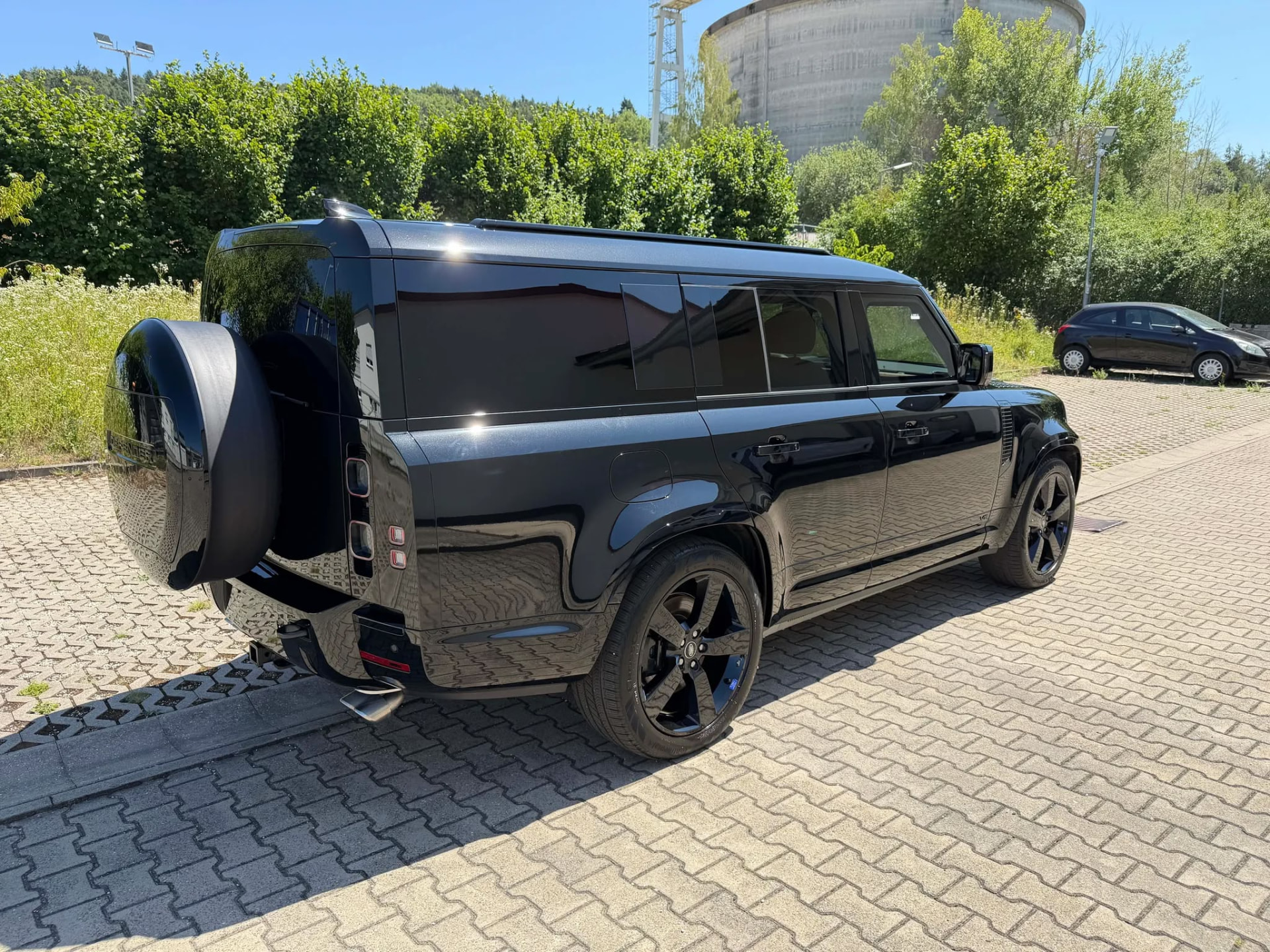 Range Rover Defender 130 Armored