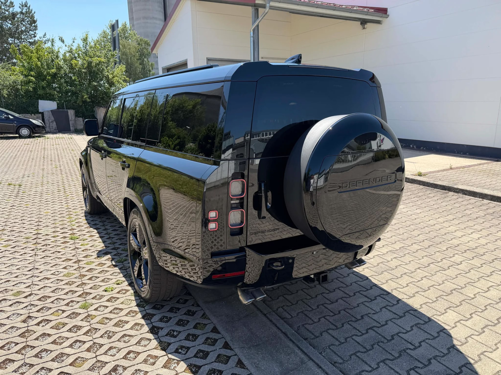 Range Rover Defender 130 Armored